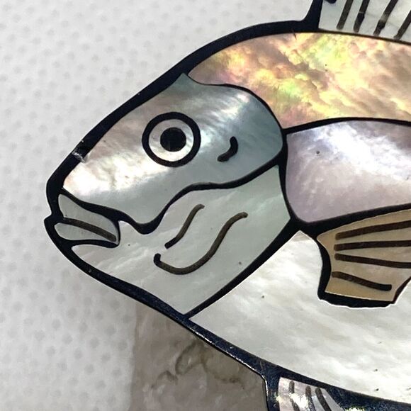 Vintage Scup Porgy Fish Mother of Pearl Inlay Pin Brooch Animal Nature Wildlife - Picture 3 of 9